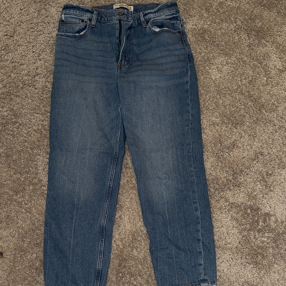 A&F The Mom High Rise